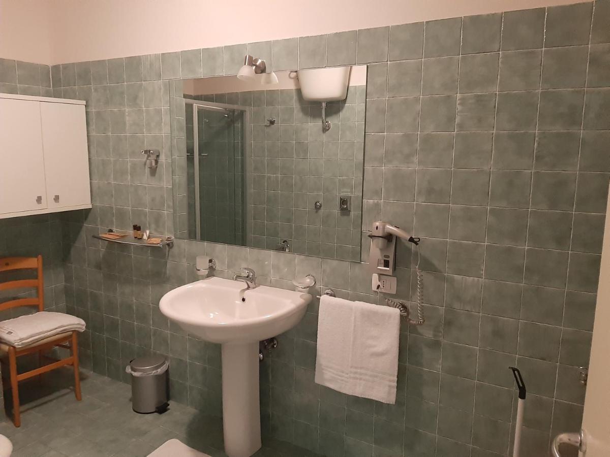 Residence Terme Di San Giacomo Sarnano Esterno foto