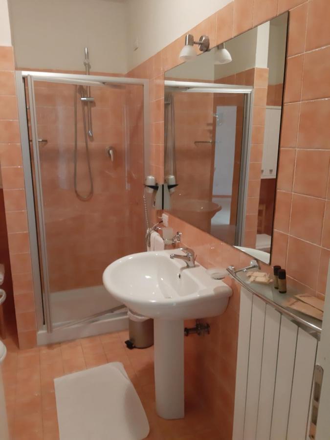 Residence Terme Di San Giacomo Sarnano Esterno foto